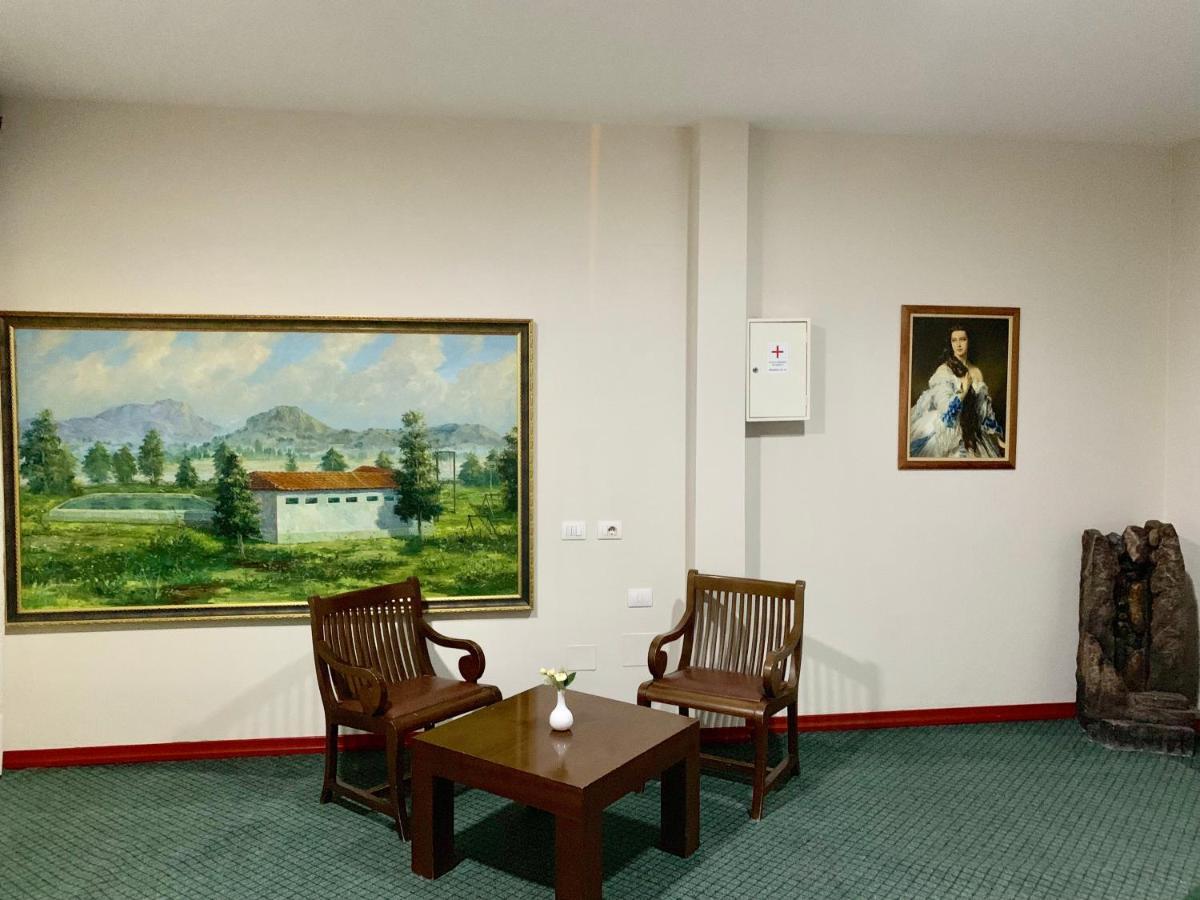 Kriva Resort Elbasan Luaran gambar